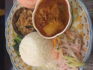 ランチ(ガパオライスとマレーシアカレー)