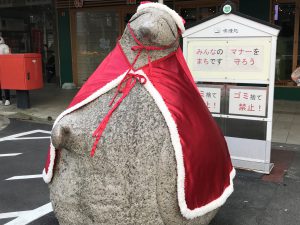 街のたぬきサンタ